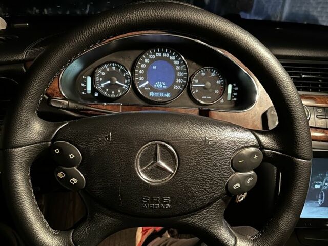 Синий Мерседес CLS серия, объемом двигателя 3 л и пробегом 262 тыс. км за 8800 $, фото 3 на Automoto.ua