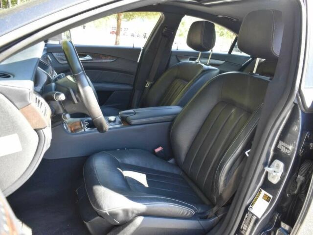Синий Мерседес CLS серия, объемом двигателя 4.7 л и пробегом 87 тыс. км за 17900 $, фото 7 на Automoto.ua