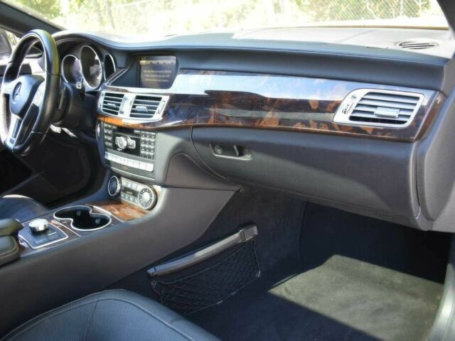 Синий Мерседес CLS серия, объемом двигателя 4.7 л и пробегом 87 тыс. км за 17900 $, фото 9 на Automoto.ua