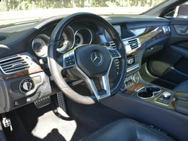 Синий Мерседес CLS серия, объемом двигателя 4.7 л и пробегом 87 тыс. км за 17900 $, фото 8 на Automoto.ua