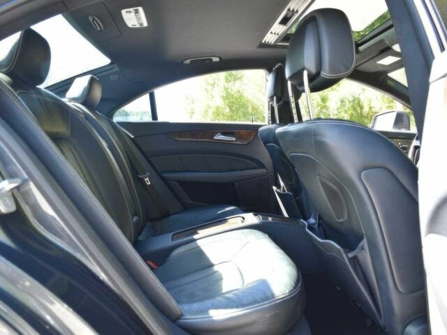 Синий Мерседес CLS серия, объемом двигателя 4.7 л и пробегом 87 тыс. км за 17900 $, фото 14 на Automoto.ua