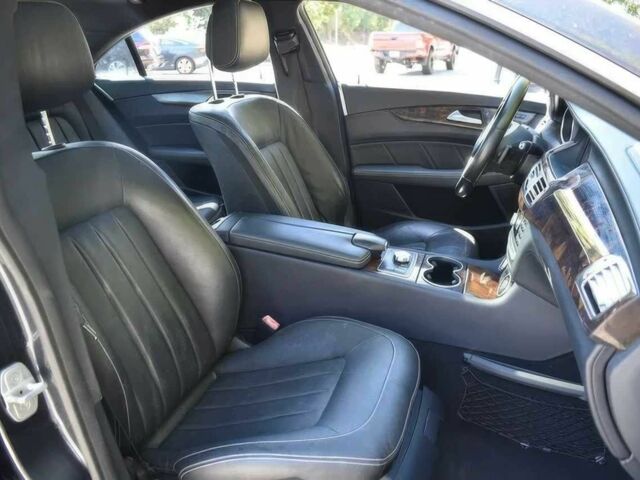 Синий Мерседес CLS серия, объемом двигателя 4.7 л и пробегом 87 тыс. км за 17900 $, фото 6 на Automoto.ua