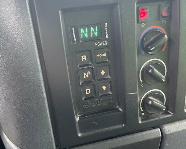 Зеленый Мерседес Econic, объемом двигателя 7.2 л и пробегом 557 тыс. км за 31500 $, фото 27 на Automoto.ua