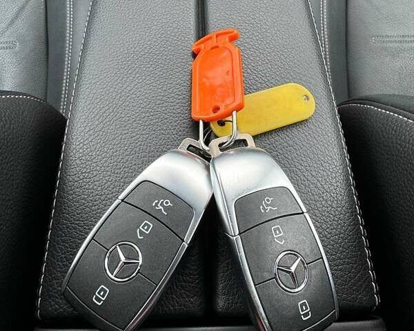 Белый Мерседес EQB, объемом двигателя 0 л и пробегом 26 тыс. км за 30800 $, фото 17 на Automoto.ua