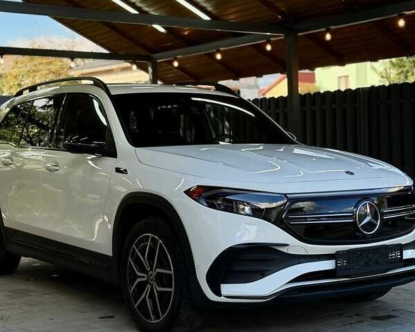 Белый Мерседес EQB, объемом двигателя 0 л и пробегом 76 тыс. км за 31950 $, фото 9 на Automoto.ua