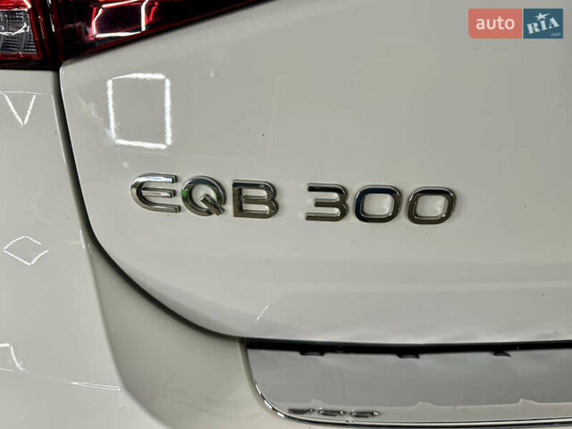Белый Мерседес EQB, объемом двигателя 0 л и пробегом 42 тыс. км за 38900 $, фото 9 на Automoto.ua