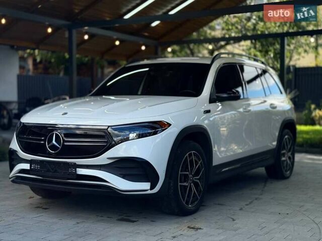 Белый Мерседес EQB, объемом двигателя 0 л и пробегом 76 тыс. км за 31950 $, фото 1 на Automoto.ua