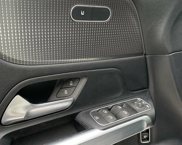 Мерседес EQB 2022 в Каменце-Подольском на Automoto.ua Белый Мерседес EQB, объемом двигателя 0 л и пробегом 84 тыс. км за 28000 $, фото 18 на Automoto.ua