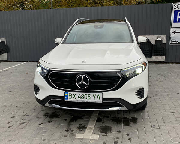 Мерседес EQB 2022 в Каменце-Подольском на Automoto.ua Белый Мерседес EQB, объемом двигателя 0 л и пробегом 84 тыс. км за 28000 $, фото 1 на Automoto.ua