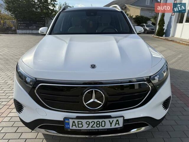 Белый Мерседес EQB, объемом двигателя 0 л и пробегом 26 тыс. км за 29500 $, фото 4 на Automoto.ua