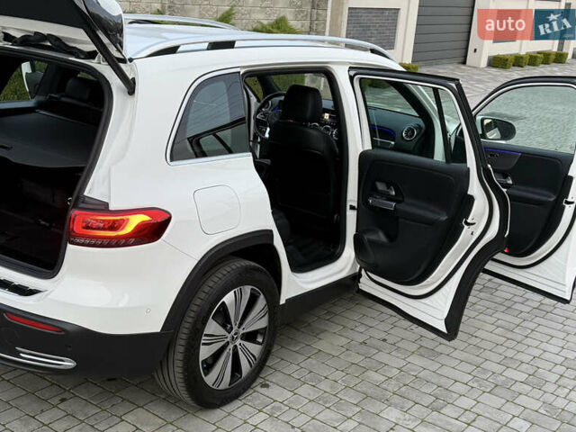 Белый Мерседес EQB, объемом двигателя 0 л и пробегом 210 тыс. км за 25900 $, фото 24 на Automoto.ua