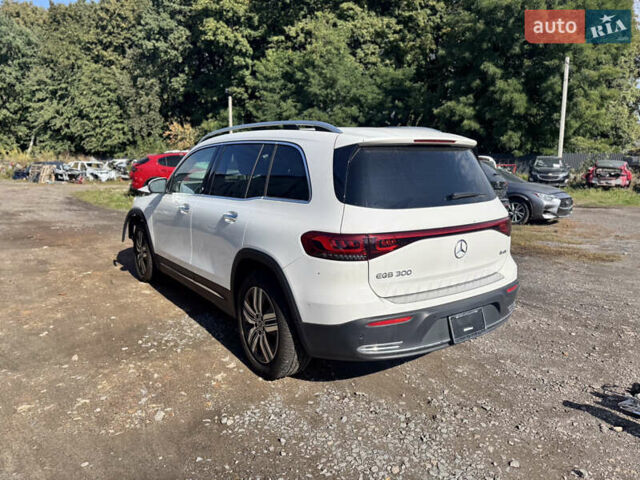 Білий Мерседес EQB, об'ємом двигуна 0 л та пробігом 5 тис. км за 21900 $, фото 7 на Automoto.ua