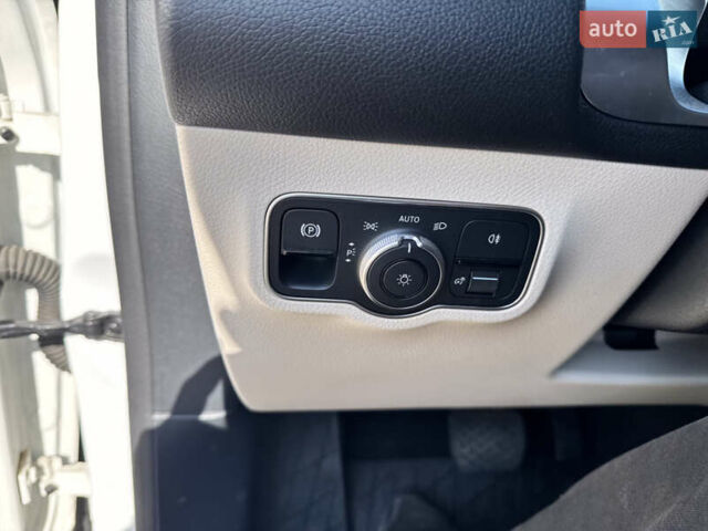 Белый Мерседес EQB, объемом двигателя 0 л и пробегом 5 тыс. км за 20650 $, фото 37 на Automoto.ua