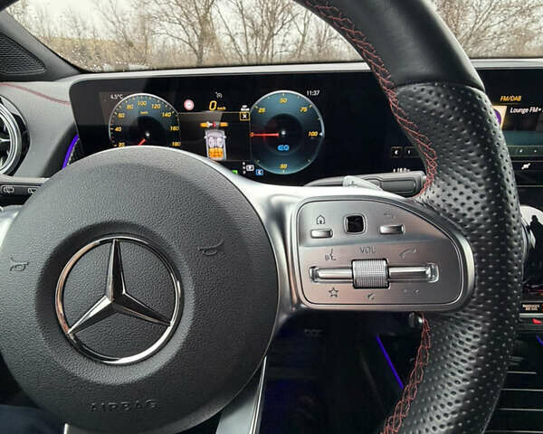 Білий Мерседес EQB, об'ємом двигуна 0 л та пробігом 41 тис. км за 34900 $, фото 17 на Automoto.ua