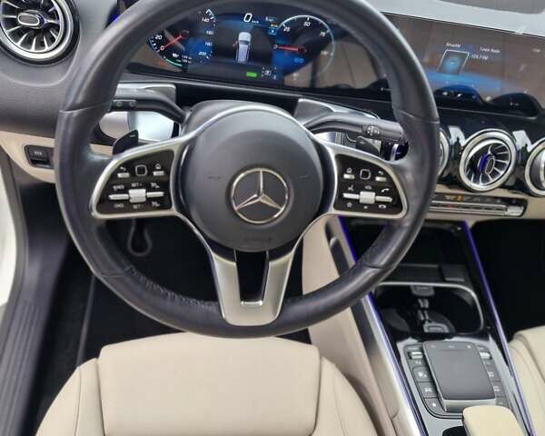 Белый Мерседес EQB, объемом двигателя 0 л и пробегом 63 тыс. км за 31999 $, фото 18 на Automoto.ua