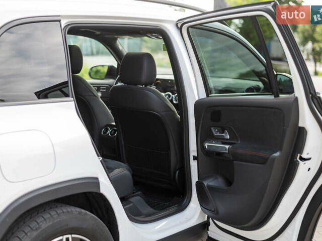 Белый Мерседес EQB, объемом двигателя 0 л и пробегом 15 тыс. км за 33000 $, фото 34 на Automoto.ua