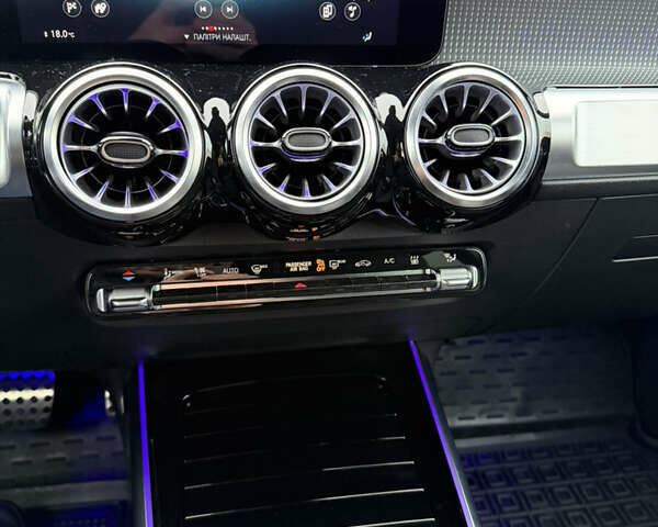 Білий Мерседес EQB, об'ємом двигуна 0 л та пробігом 41 тис. км за 34900 $, фото 20 на Automoto.ua