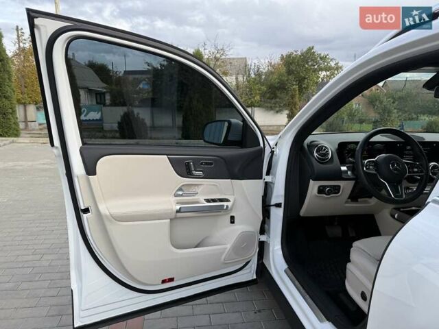 Белый Мерседес EQB, объемом двигателя 0 л и пробегом 26 тыс. км за 29500 $, фото 12 на Automoto.ua