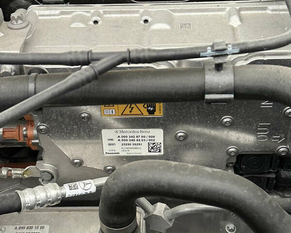 Білий Мерседес EQB, об'ємом двигуна 0 л та пробігом 14 тис. км за 38000 $, фото 36 на Automoto.ua