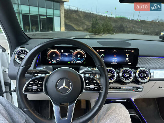 Білий Мерседес EQB, об'ємом двигуна 0 л та пробігом 14 тис. км за 38000 $, фото 7 на Automoto.ua