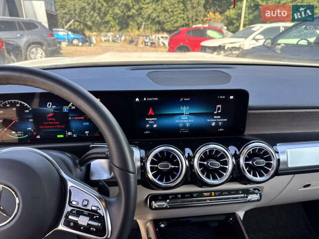 Белый Мерседес EQB, объемом двигателя 0 л и пробегом 5 тыс. км за 20650 $, фото 40 на Automoto.ua