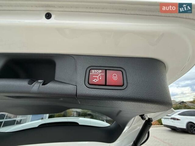 Белый Мерседес EQB, объемом двигателя 0 л и пробегом 26 тыс. км за 29500 $, фото 25 на Automoto.ua