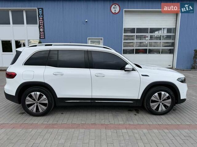 Белый Мерседес EQB, объемом двигателя 0 л и пробегом 26 тыс. км за 29500 $, фото 8 на Automoto.ua