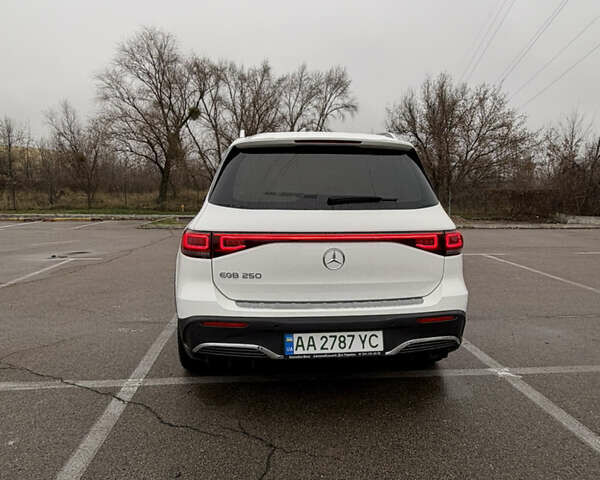 Білий Мерседес EQB, об'ємом двигуна 0 л та пробігом 41 тис. км за 34900 $, фото 6 на Automoto.ua