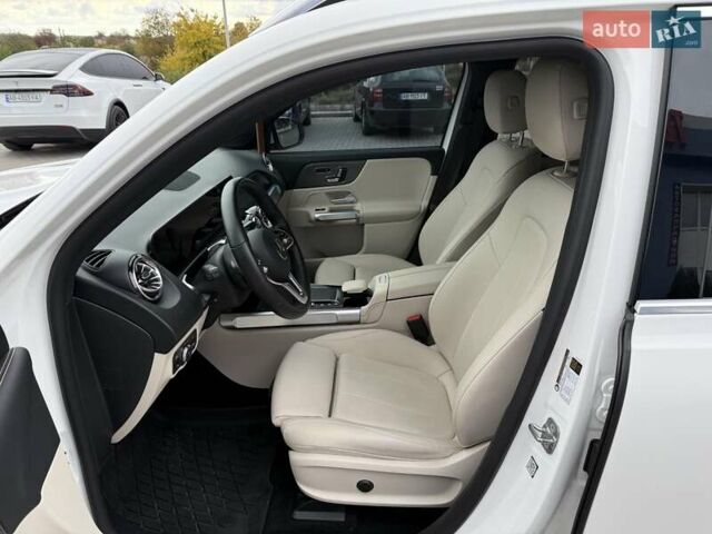 Белый Мерседес EQB, объемом двигателя 0 л и пробегом 26 тыс. км за 29500 $, фото 18 на Automoto.ua