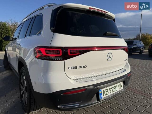 Белый Мерседес EQB, объемом двигателя 0 л и пробегом 26 тыс. км за 29500 $, фото 10 на Automoto.ua