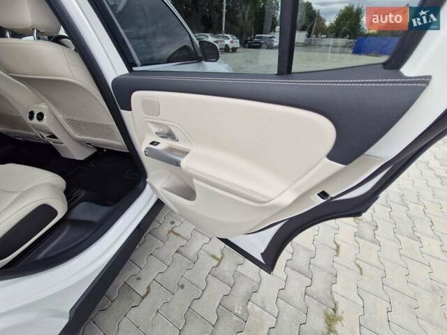 Белый Мерседес EQB, объемом двигателя 0 л и пробегом 63 тыс. км за 31999 $, фото 29 на Automoto.ua