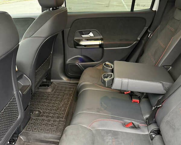 Білий Мерседес EQB, об'ємом двигуна 0 л та пробігом 41 тис. км за 34900 $, фото 27 на Automoto.ua