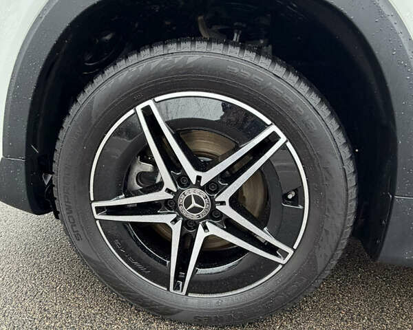 Білий Мерседес EQB, об'ємом двигуна 0 л та пробігом 41 тис. км за 34900 $, фото 4 на Automoto.ua