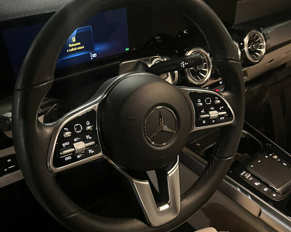 Белый Мерседес EQB, объемом двигателя 0 л и пробегом 25 тыс. км за 39500 $, фото 10 на Automoto.ua