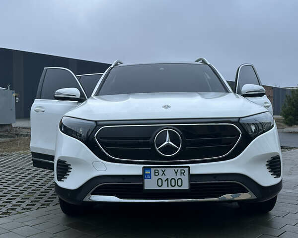 Білий Мерседес EQB, об'ємом двигуна 0 л та пробігом 14 тис. км за 38000 $, фото 5 на Automoto.ua