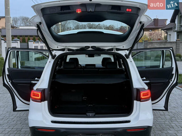 Белый Мерседес EQB, объемом двигателя 0 л и пробегом 210 тыс. км за 25900 $, фото 72 на Automoto.ua