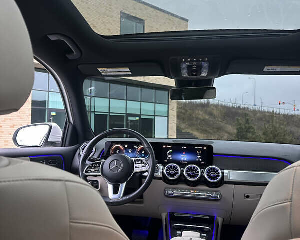 Білий Мерседес EQB, об'ємом двигуна 0 л та пробігом 14 тис. км за 38000 $, фото 15 на Automoto.ua