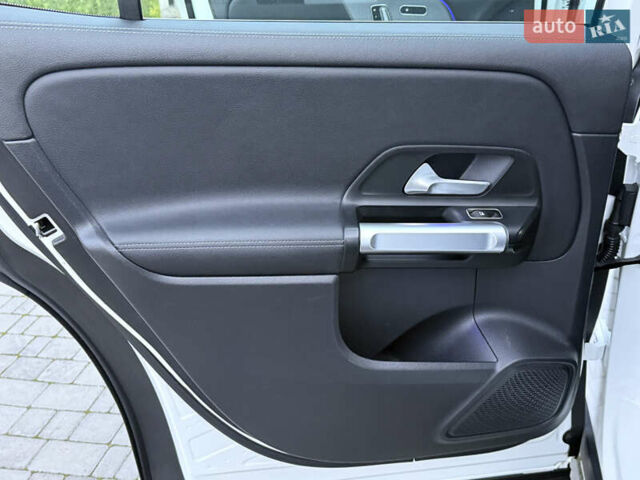 Белый Мерседес EQB, объемом двигателя 0 л и пробегом 210 тыс. км за 25900 $, фото 57 на Automoto.ua