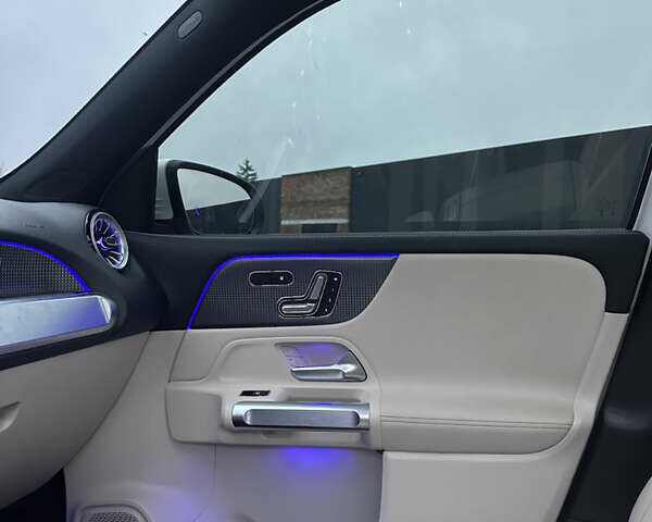 Білий Мерседес EQB, об'ємом двигуна 0 л та пробігом 14 тис. км за 38000 $, фото 22 на Automoto.ua