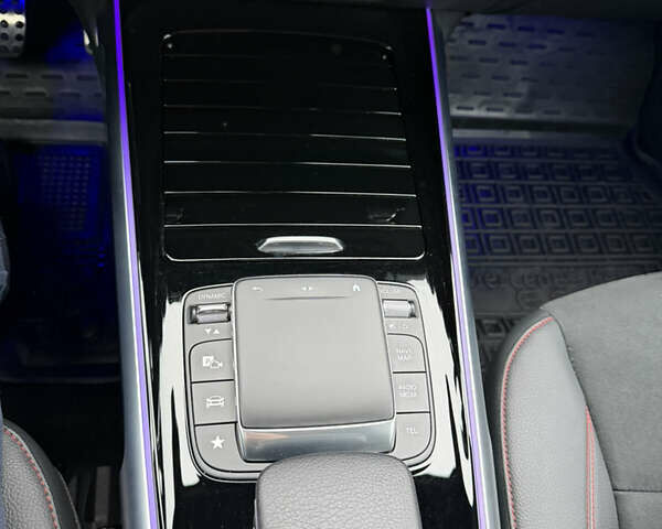 Білий Мерседес EQB, об'ємом двигуна 0 л та пробігом 41 тис. км за 34900 $, фото 19 на Automoto.ua