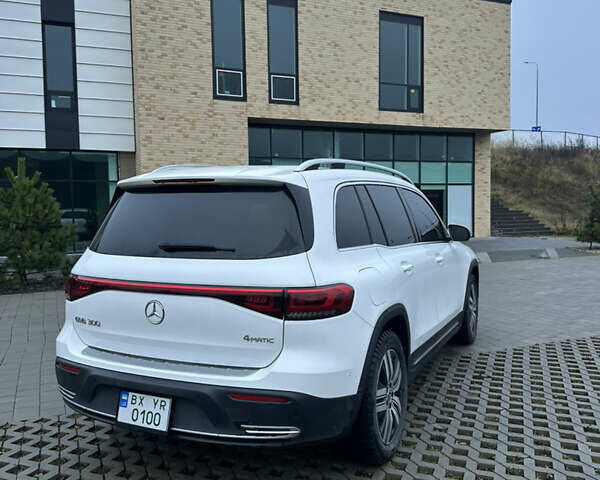 Білий Мерседес EQB, об'ємом двигуна 0 л та пробігом 14 тис. км за 38000 $, фото 3 на Automoto.ua