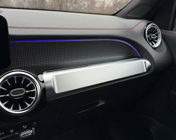 Білий Мерседес EQB, об'ємом двигуна 0 л та пробігом 41 тис. км за 34900 $, фото 21 на Automoto.ua