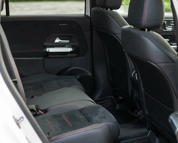 Белый Мерседес EQB, объемом двигателя 0 л и пробегом 15 тыс. км за 33000 $, фото 36 на Automoto.ua