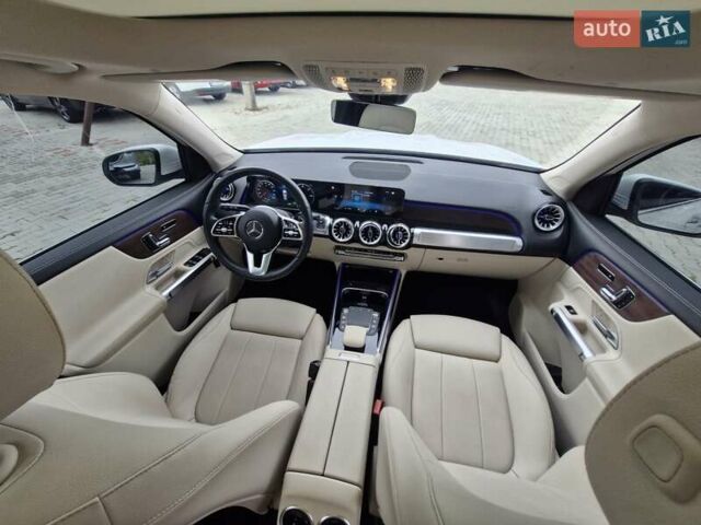 Белый Мерседес EQB, объемом двигателя 0 л и пробегом 63 тыс. км за 31999 $, фото 17 на Automoto.ua