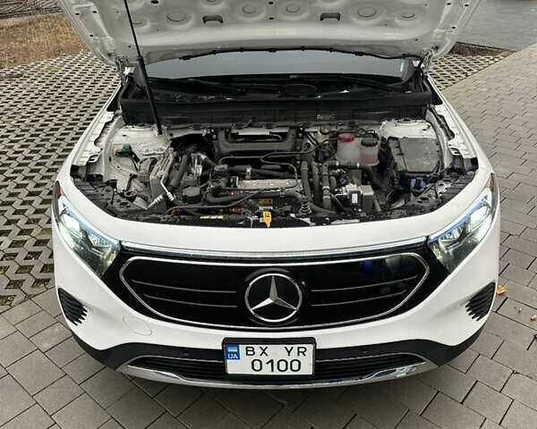 Білий Мерседес EQB, об'ємом двигуна 0 л та пробігом 14 тис. км за 38000 $, фото 35 на Automoto.ua