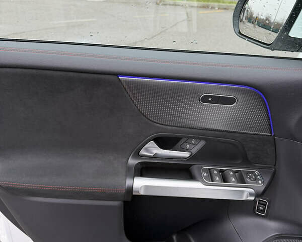 Білий Мерседес EQB, об'ємом двигуна 0 л та пробігом 41 тис. км за 34900 $, фото 12 на Automoto.ua