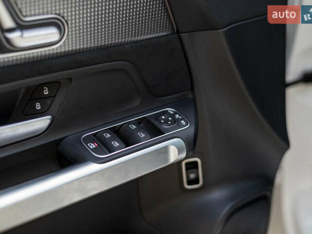 Белый Мерседес EQB, объемом двигателя 0 л и пробегом 15 тыс. км за 33000 $, фото 23 на Automoto.ua