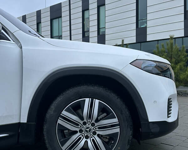 Білий Мерседес EQB, об'ємом двигуна 0 л та пробігом 14 тис. км за 38000 $, фото 4 на Automoto.ua