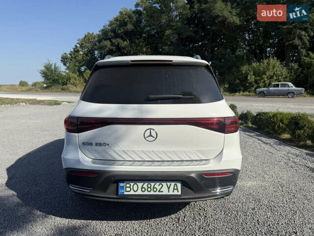 Білий Мерседес EQB, об'ємом двигуна 0 л та пробігом 3 тис. км за 33500 $, фото 4 на Automoto.ua