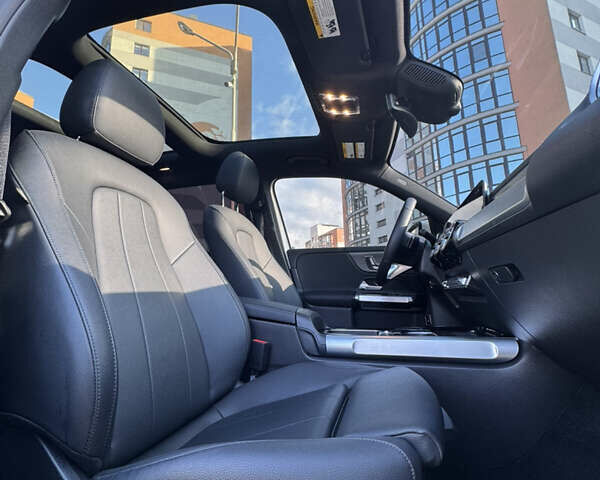 Белый Мерседес EQB, объемом двигателя 0 л и пробегом 5 тыс. км за 34800 $, фото 24 на Automoto.ua